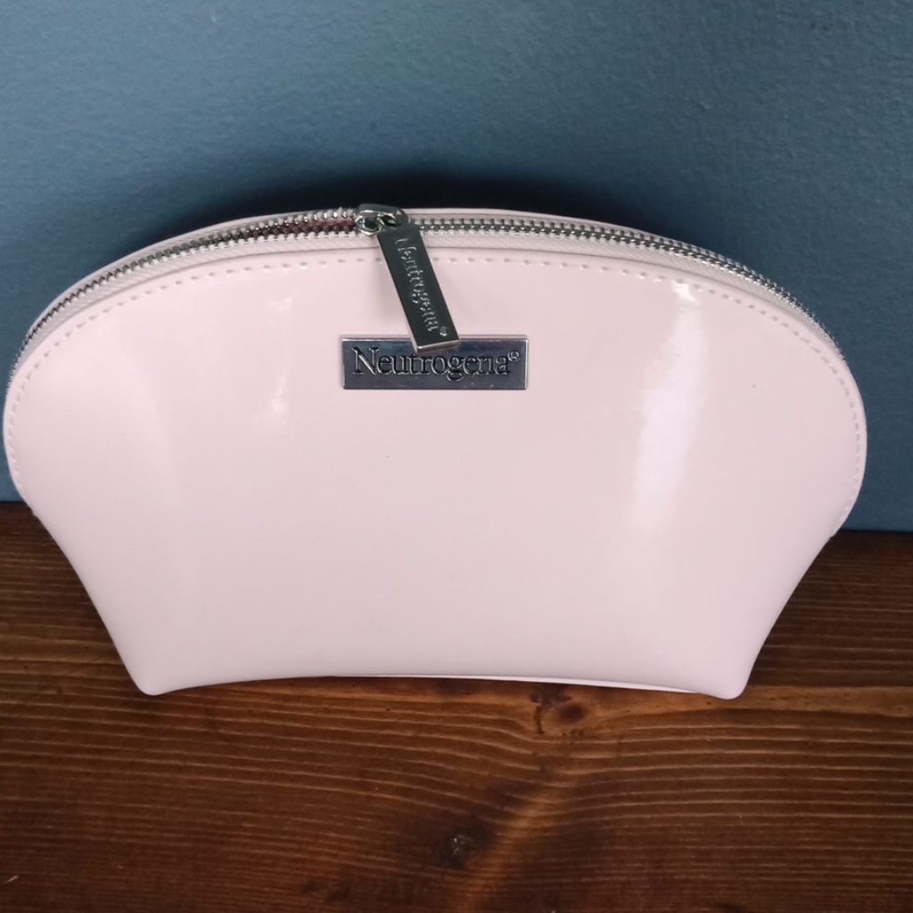 Neutrogena Cosmetic Case